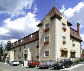 Гостиница Kikelet Club Hotel  Мишкольц